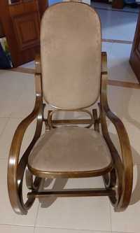 Cadeira de baloiço restaurada
