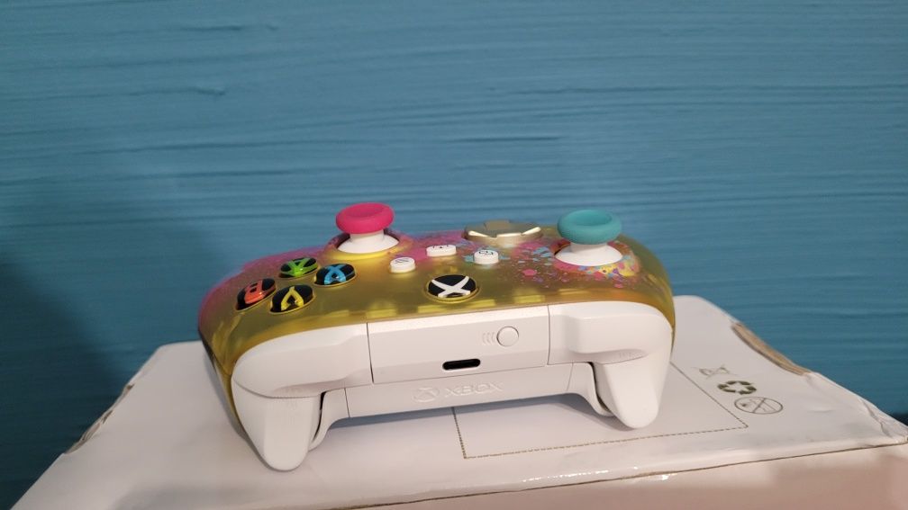 Oryginalny Pad Xbox Series, upodobniony do wersji Forza Horizon 5 +usb