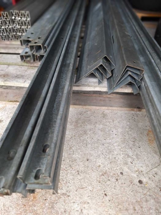 Konstrukcja na 24 panele