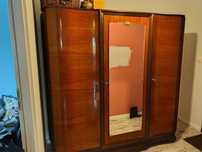 Szafa 3-drzwiowa drewniana art deco z lustrem