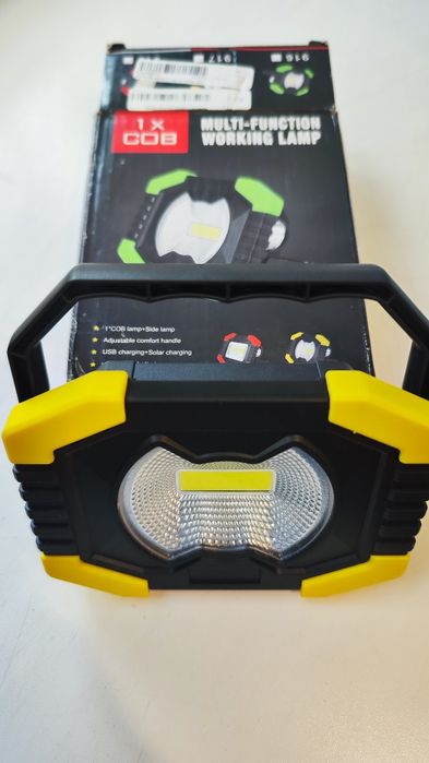 Прожектор акумуляторний на сонячній панелі. Можна заряджати телефон