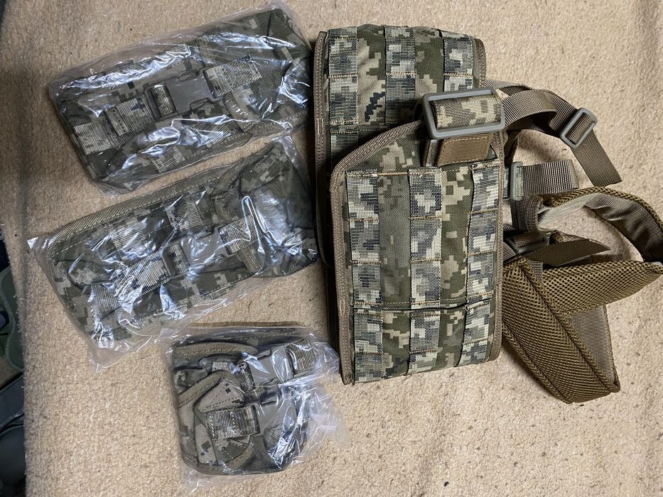 Розгрузка, підсумки, наколінники, носки