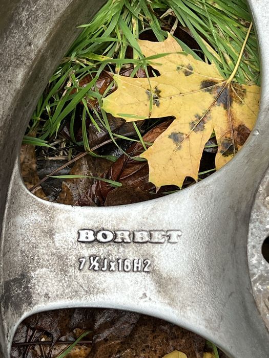 Диски Borbet R16 4/114,3 с зимней резиной