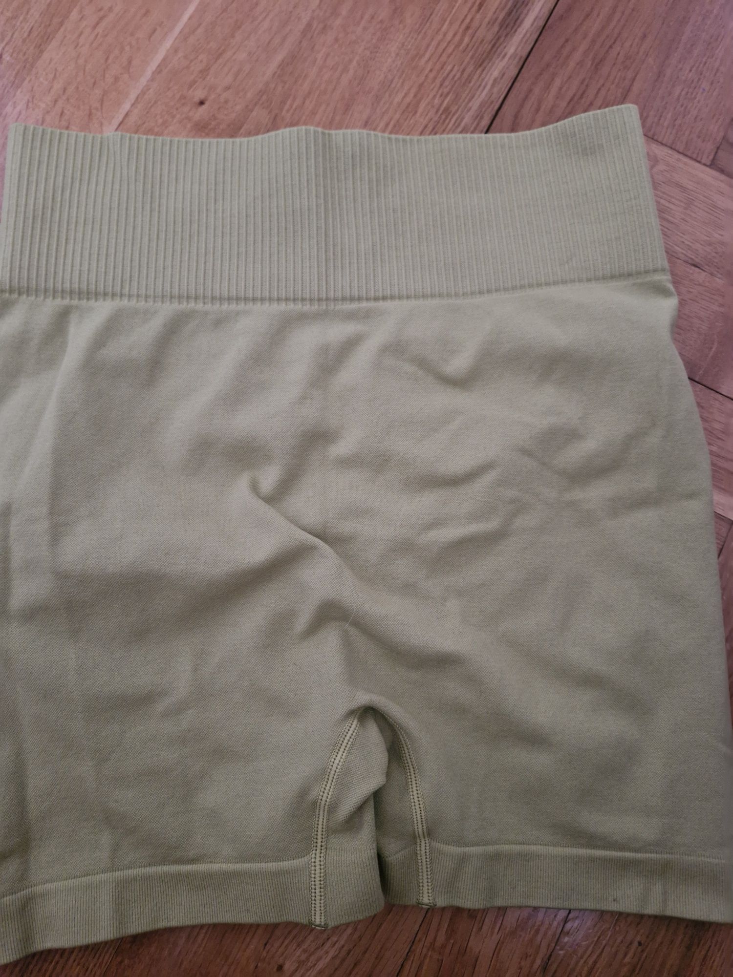 Krótkie spodenki,  kolarki legginsy puchowy up M