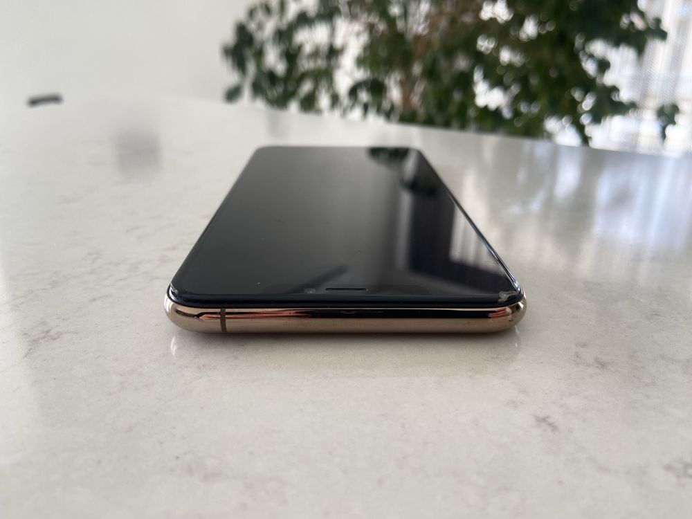 iPhone XS MAX як новий