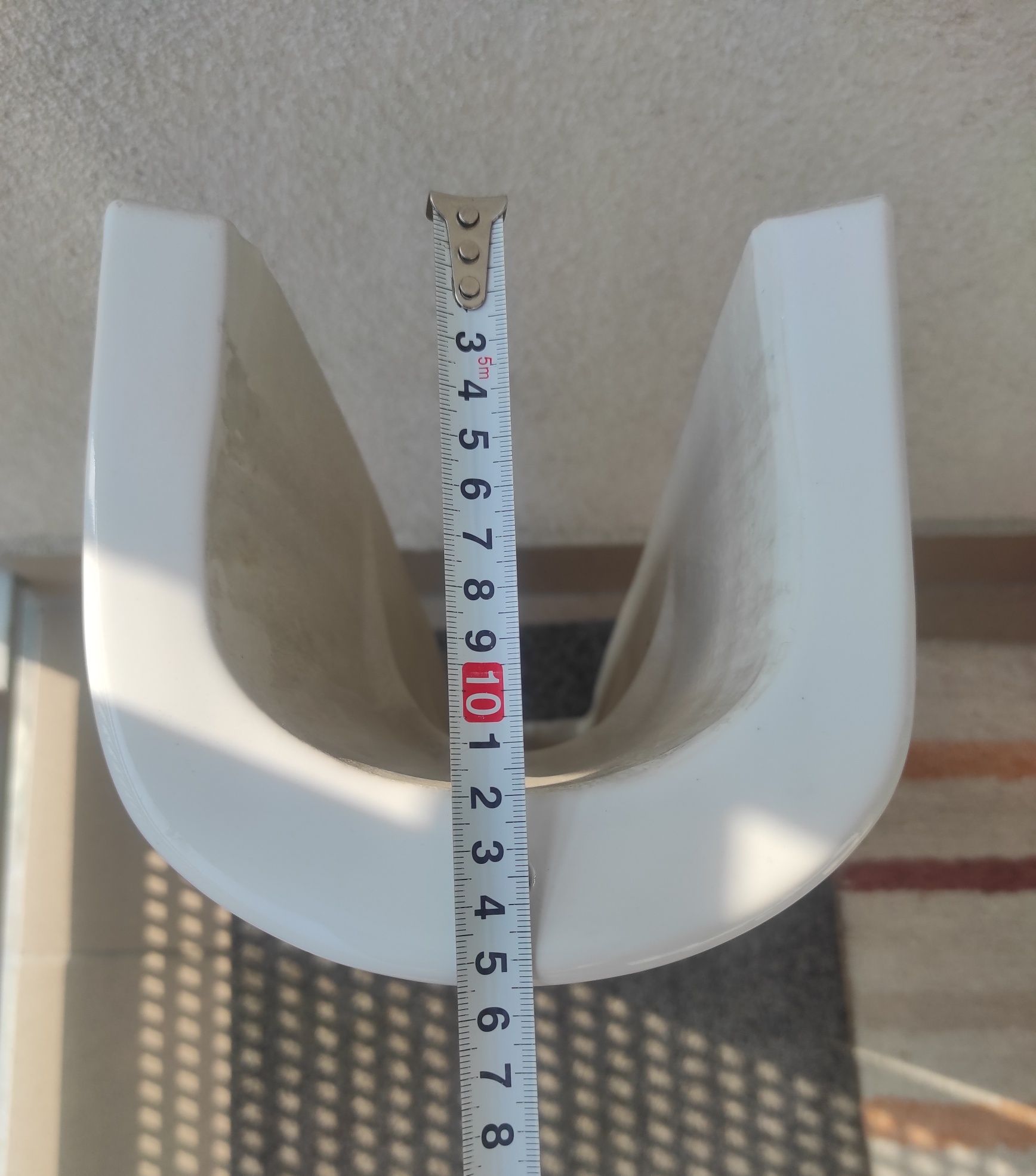 Stopa / noga pod umywalkę