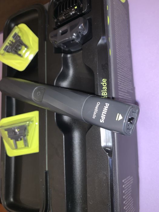 Трімер електобритва Philips OneBlade Електростанок QP1424/65 з чохлом