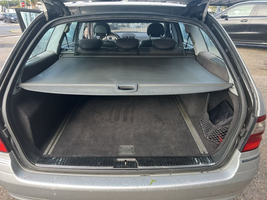 135 € 84 meses E220  ,CX AUT, T/A ,150 CV , Estimada