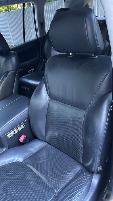 Продам Lexus LX 570 2012  року випуску