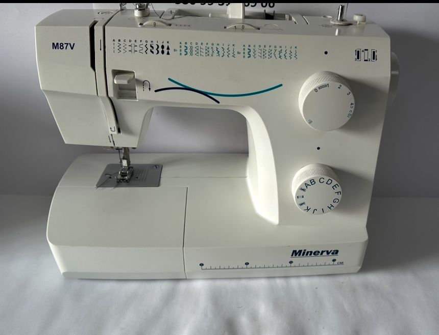 Швейна машинка Minerva M 87 V