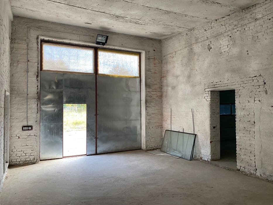 Автосервіс,станція обслуговування вантажних автомобілів