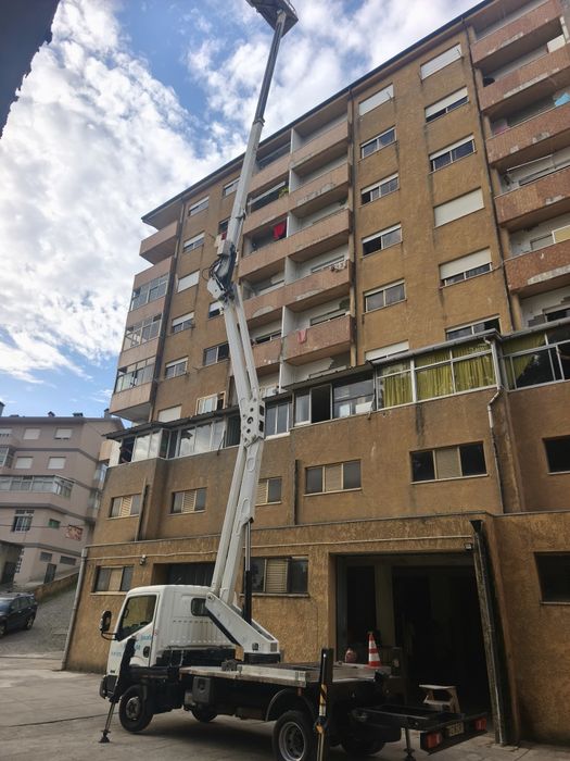 Aluguer Plataforma Elevatória 20metros