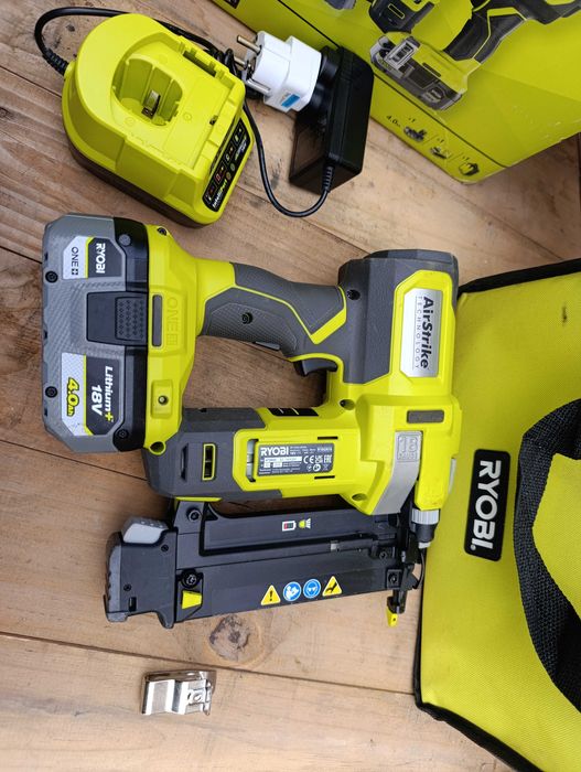 RYOBI Sztyfciarka gwoździarka 18G AirStrike 18V ONE+ R18GN18 + aku 4AH