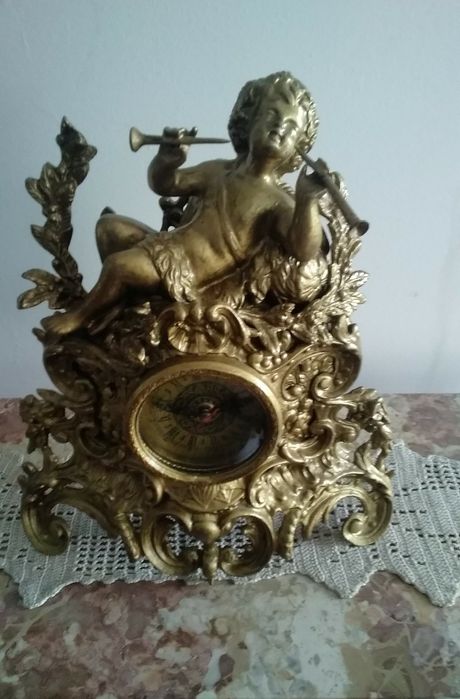 Relógio vintage em bronze,não funciona