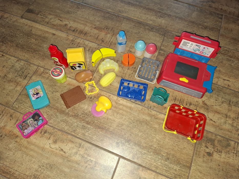 Zestaw zabawek do kuchni i plasteliny