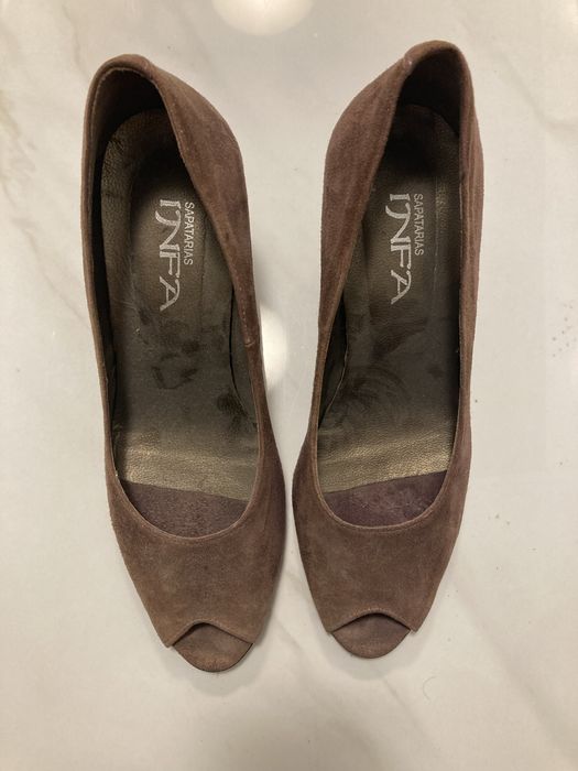 Sapatos Castanhos de Camurça - Tamanho 37