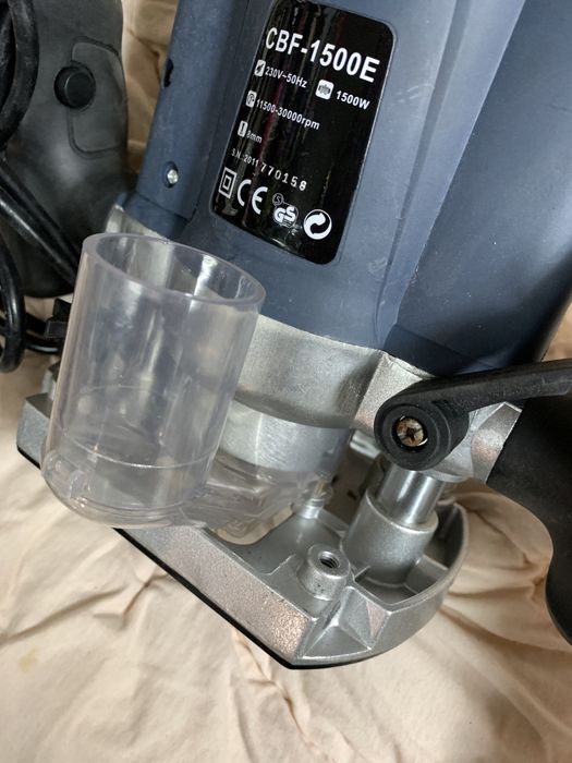 Ручний фрезер по дереву Craft CBF – 1500E цанга на 6 і 8мм