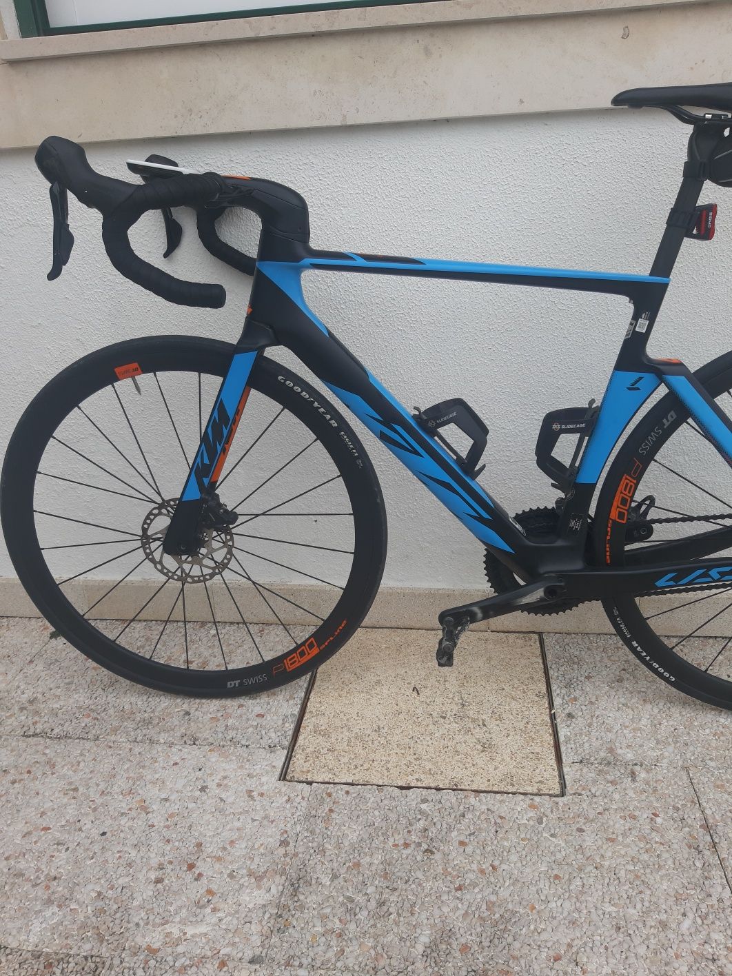 Bicicleta de estrada KTM