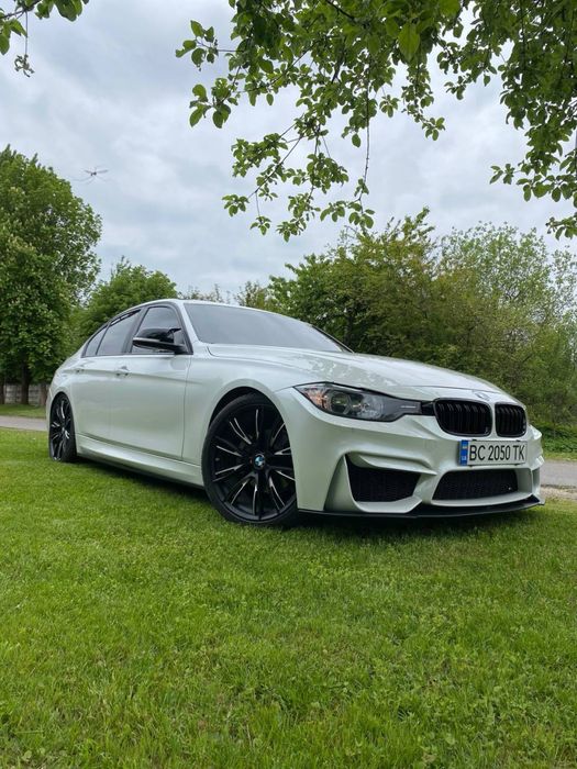 ПРОДАМ BMW ф30 328i хороший ТОРГ