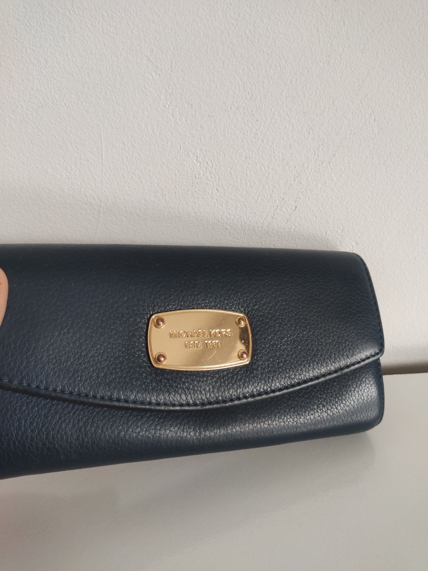 Michael Kors piękny, granatowy portfel ze skóry naturalnej