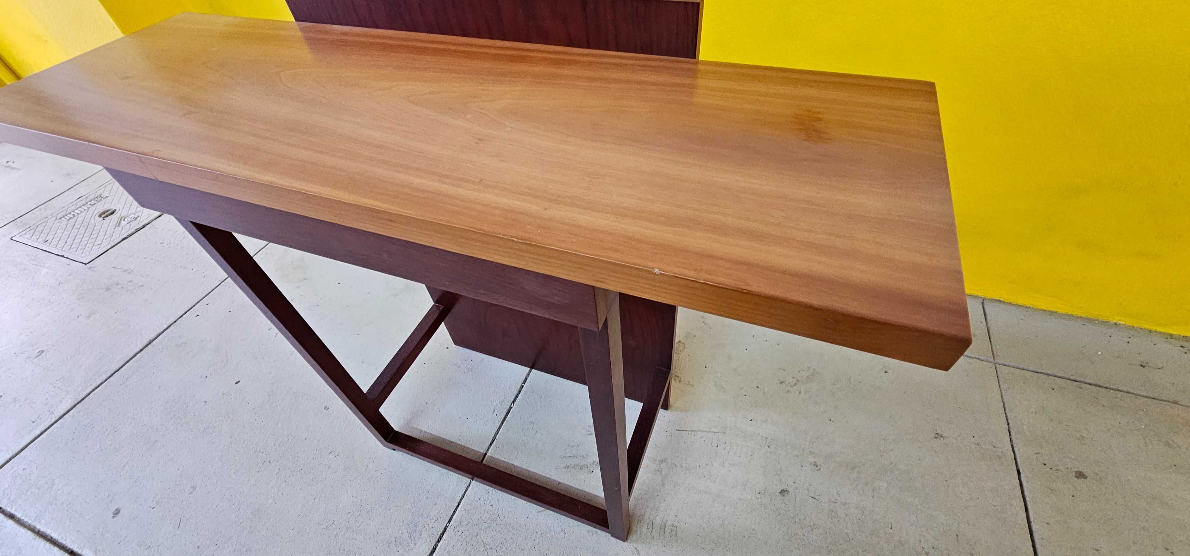 Mesa para hall de entrada ou corredor
