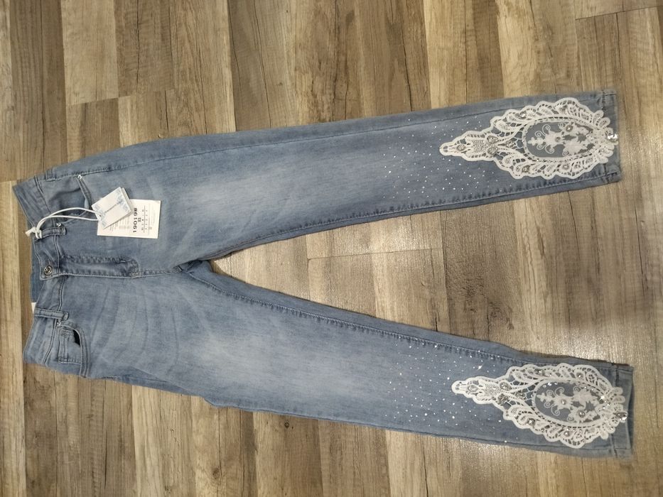Spodnie jeansowe śliczne nowe