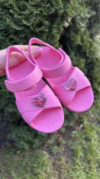 Босоножки для девочки Crocs C11