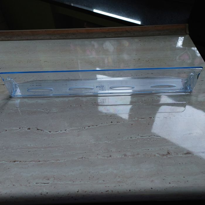 Pólki plastikowe z lodówki INDESIT