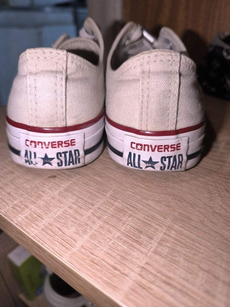 Trampki Converse.