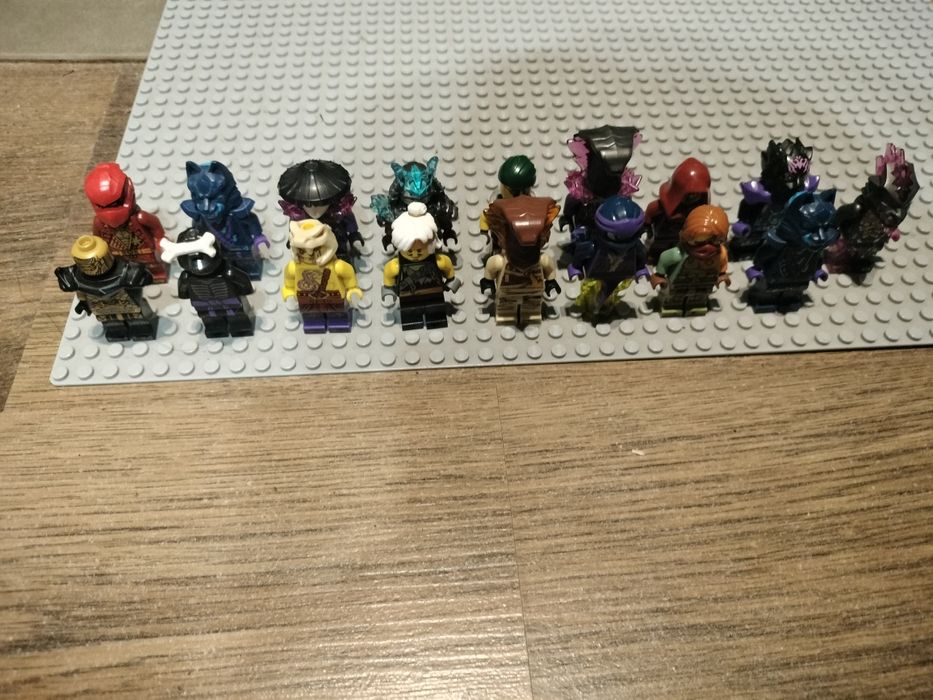Figurki LEGO ninjago stan dobry