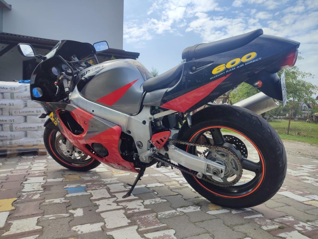 Suzuki GSX-R 600 srad