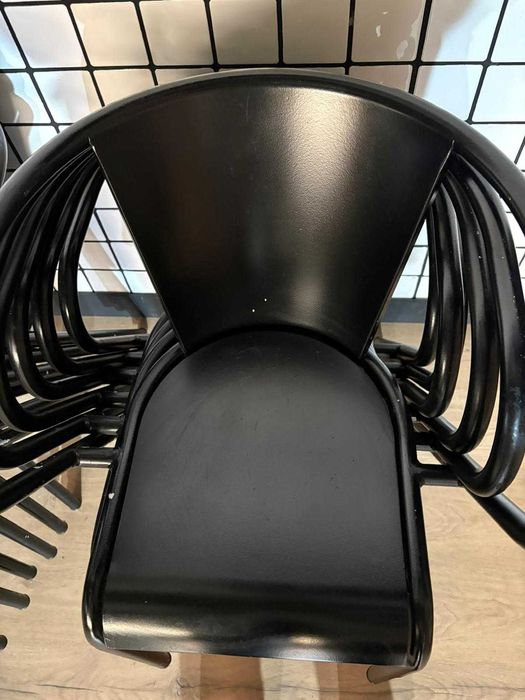 Conjunto de mesas e cadeiras para estabelecimento comercial