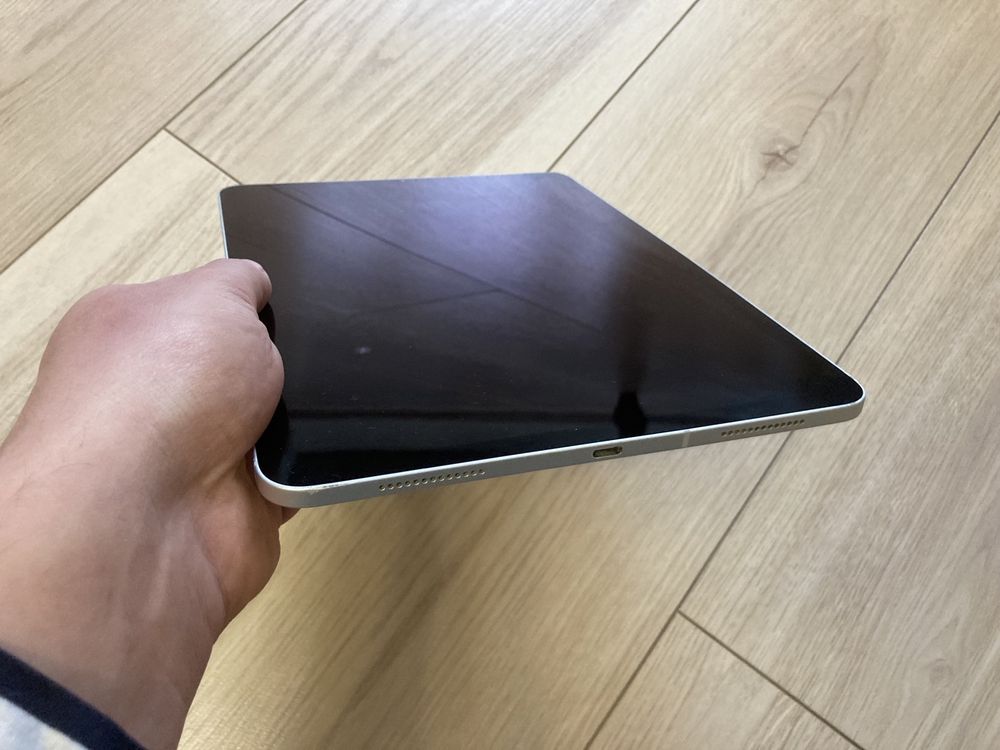 Продам Apple iPad Pro 11 2018 64gb LTE 3-4-5g Silver