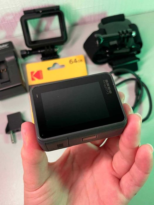 Екшн-камера GoPro HERO 6, з картою пам'яті на 64 ГБ.