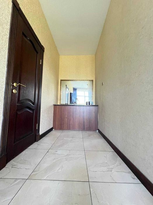 Продаж комерційного приміщення під ресторан та готель