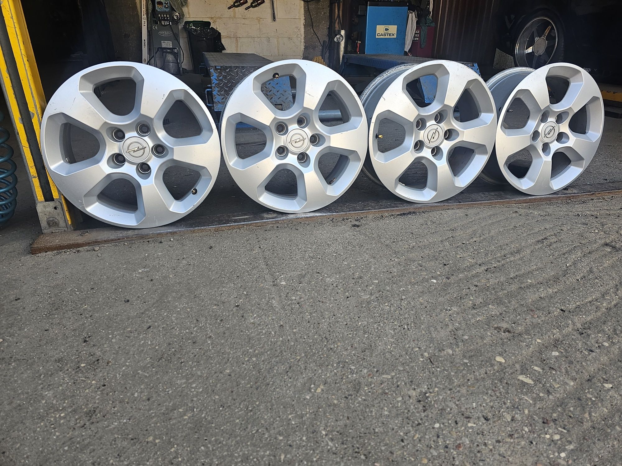 Felgi Aluminiowe Opel Meriva R16 5x110 ET37-6.5J