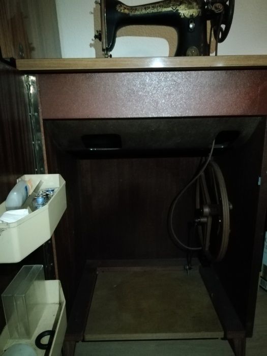 Máquina de costura Singer Antiga