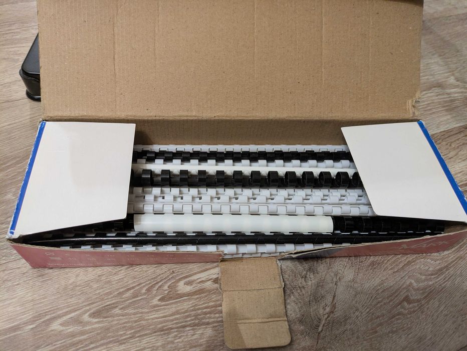 Біндер В-12 та пластикові пружини