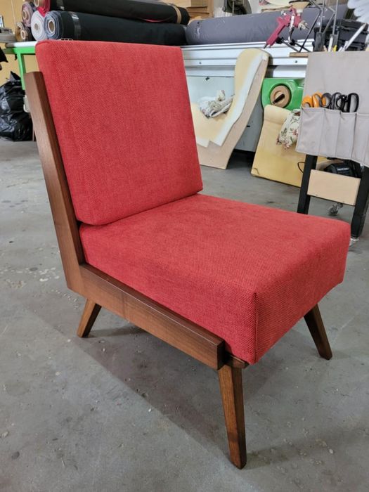 Tapicer renowacja mebli wymiana obić usługi tapicerskie