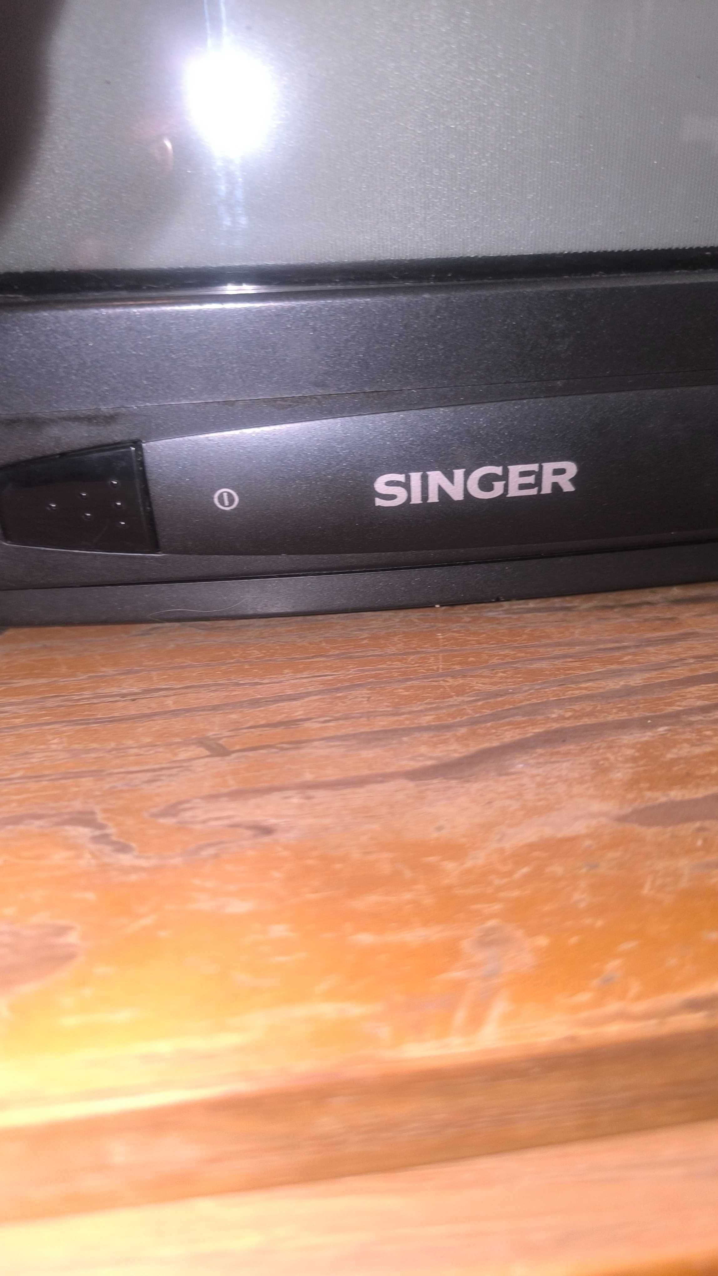 Televisão Antiga Singer - 36 cm