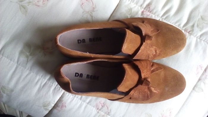 Sapatos com sola de borracha