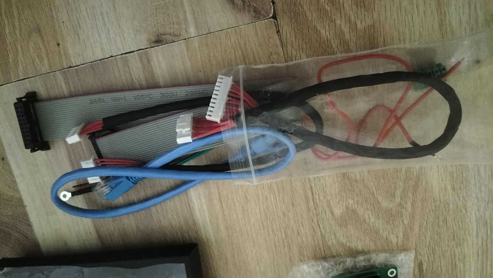 Inwertorowy bms z aktywnym balanserem plus wyświetlacz