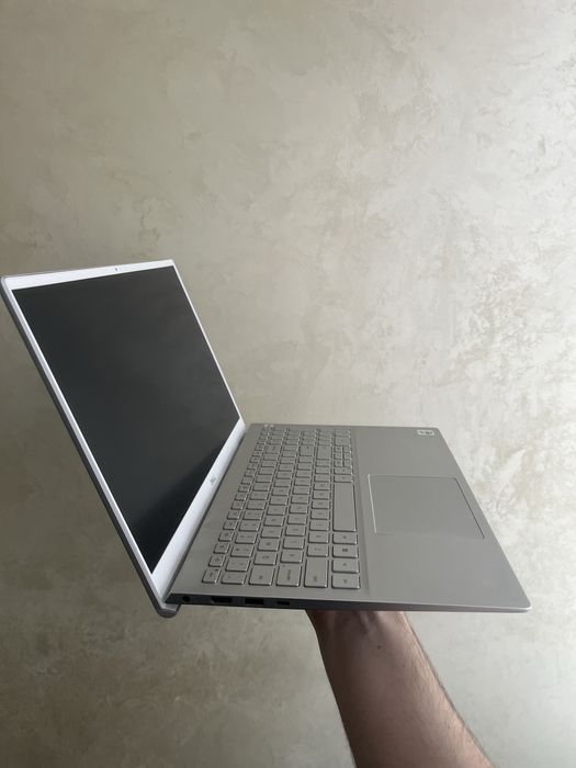 Ультрабук Dell Inspiron 5501 / 5508 15.6 ips i7-1065G7 SSD