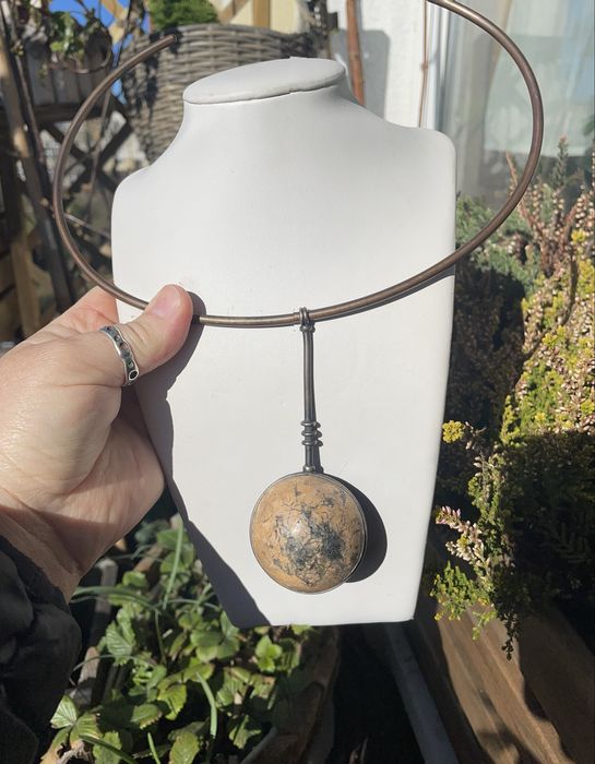 Artystyczny wisior z ceramiki