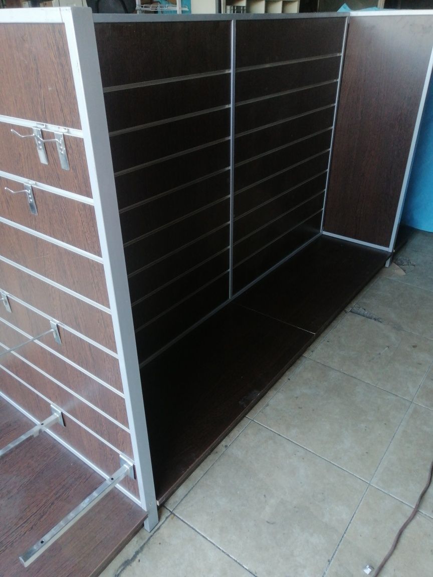 Expositor de pendurados 2,80×0,95×1,30