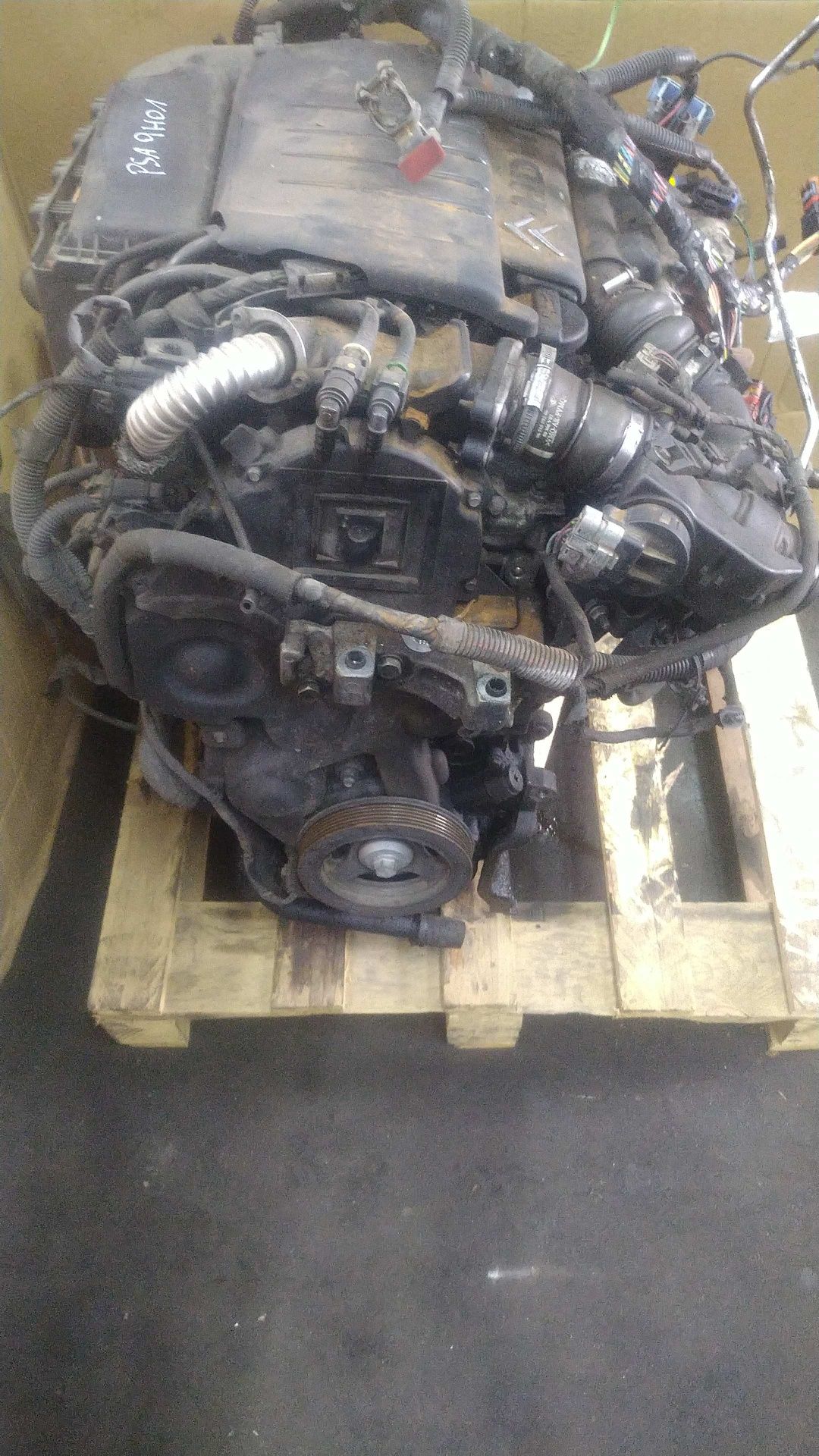 / Citroen C4 Peugeot silnik kompletny 1.6 HDI 9H01