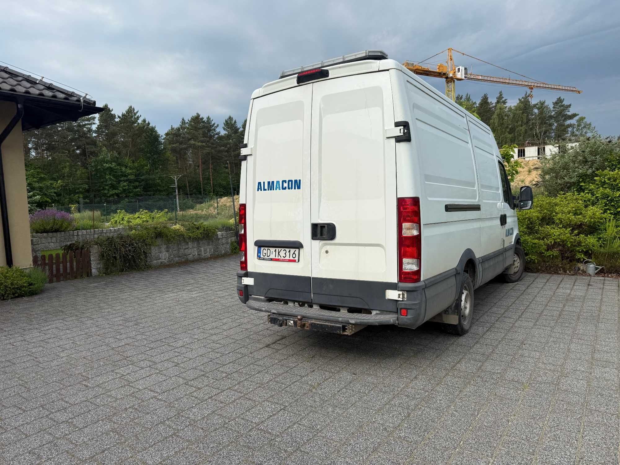 IVECO 35S13V samochód w dobrym stanie technicznym i wizualnym