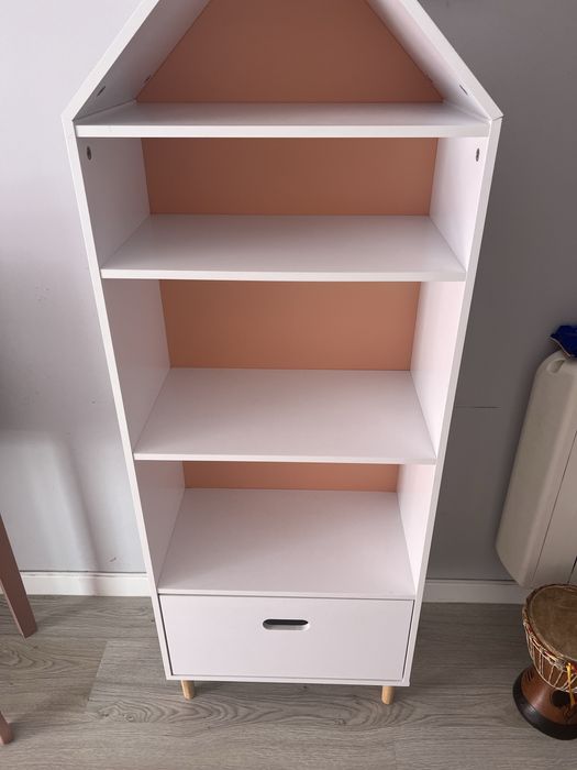 Estante quarto criança