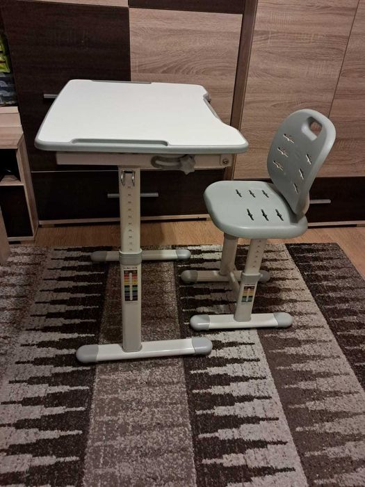 Biurko z krzesłem dla dziecka