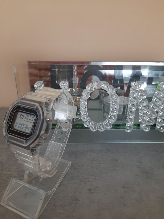 Nowy zegarek uniwersalny